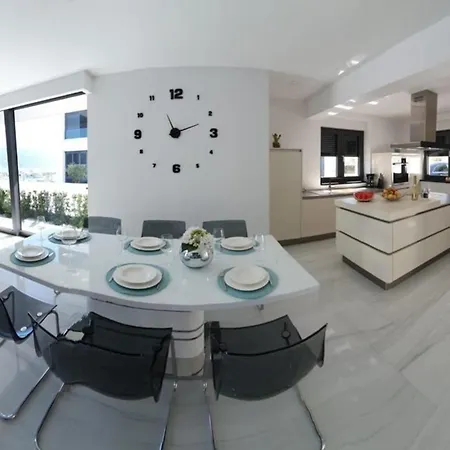 Luxury Sea & Mountain View One With Private Pool & Jacuzzi