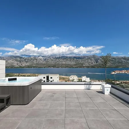 Luxury Sea & Mountain View One With Private Pool & Jacuzzi בית נופש *