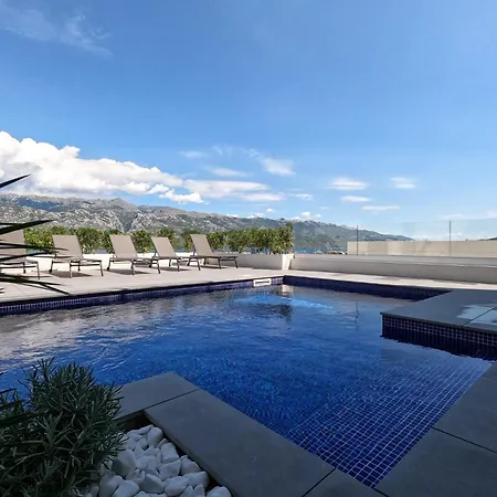 Luxury Sea & Mountain View One With Private Pool & Jacuzzi 度假居